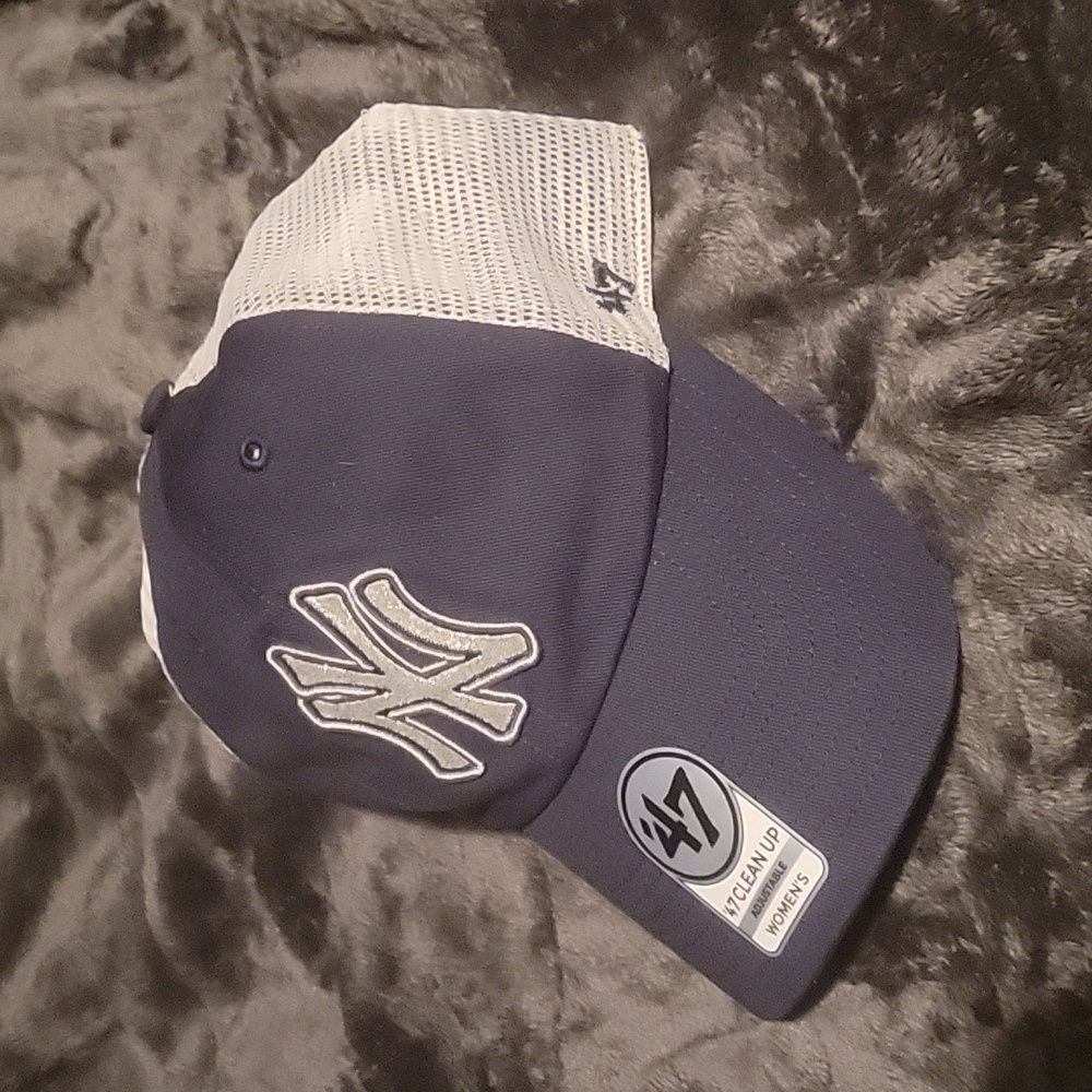 Women's Yankees Ball Cap